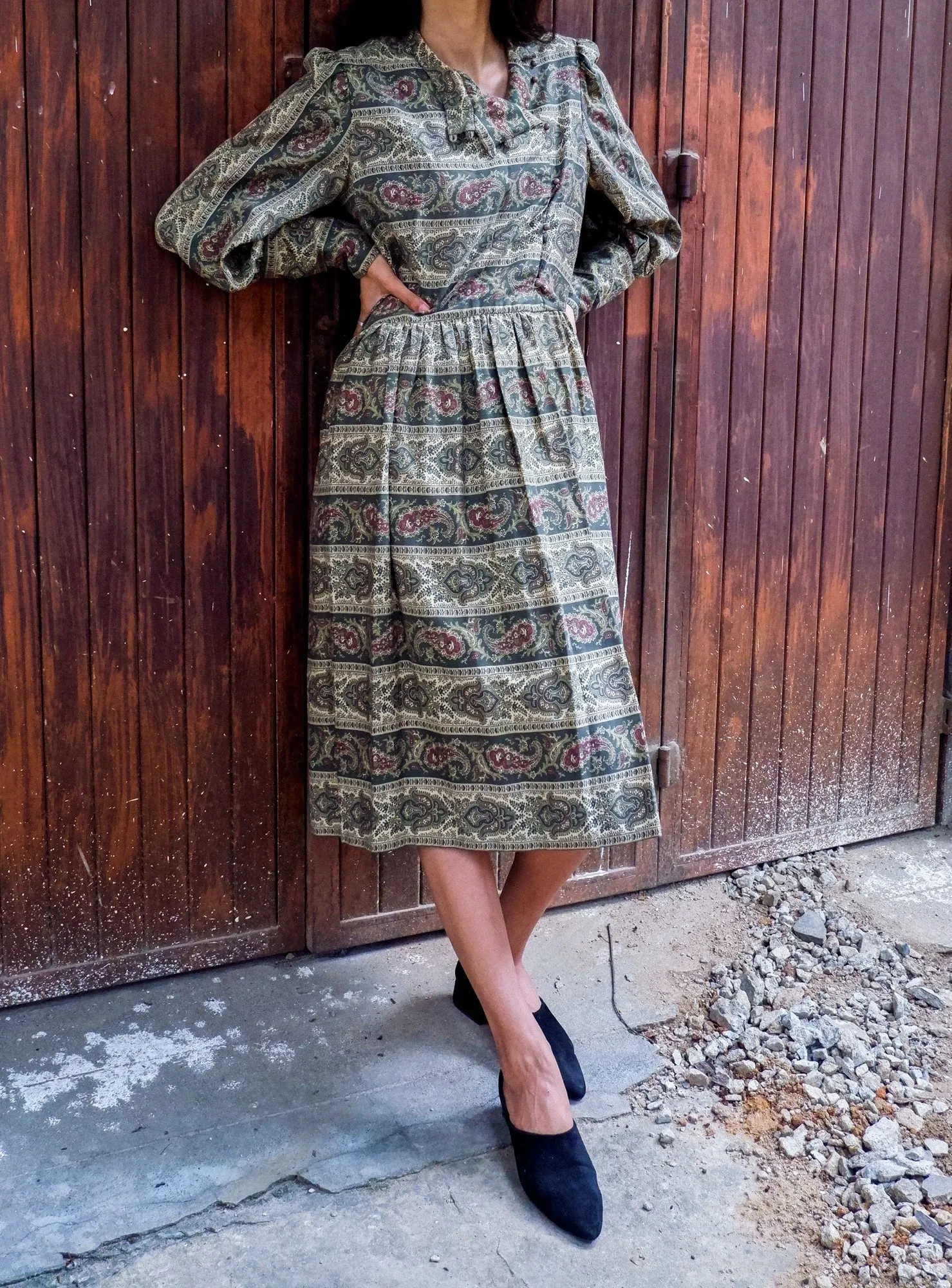 Vintage: 1970s paisley dress by Victor Costa